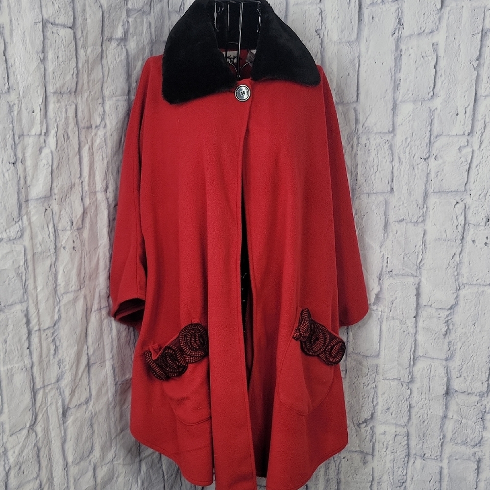 Lemoda Vintage Inspired‎ Red Cape Coat Black Faux Fur Collar OS